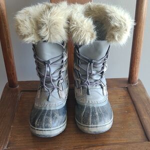 Sorel Fur-Lined Winter Boots - Gray and Tan WATERPROOF